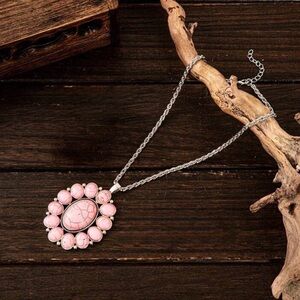 Western Necklace Elegant Pink Pendant Necklace Cowgirl Style Cowboy Style